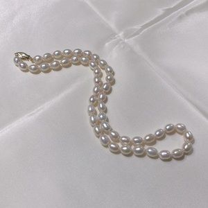 pearl necklace